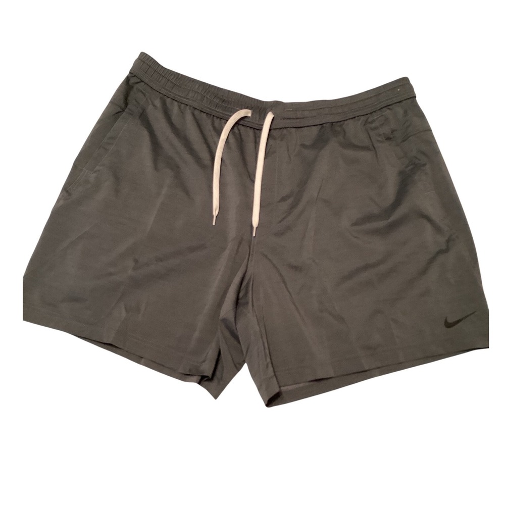 Nike Form Dri-FIT Mens Training Shorts Light Grey NESSF558KO XXL 7 Inch Inseam